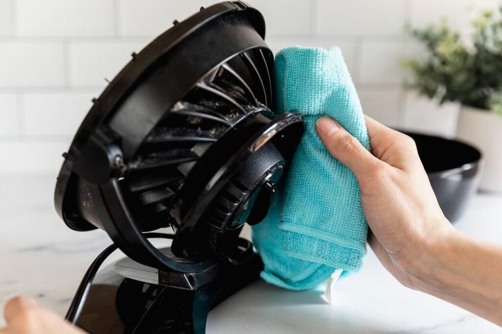 Aprenda como limpar o ventilador com essa técnica