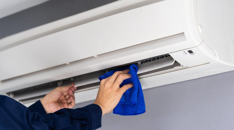Por que é importante limpar o ar-condicionado regularmente?